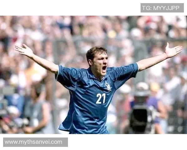 九号位足球明星的传奇故事与辉煌成就盘点